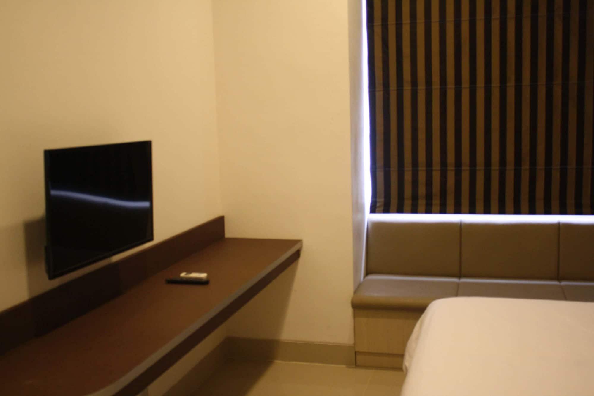 Sparks Odeon Sukabumi, Artotel Curated Exteriér fotografie
