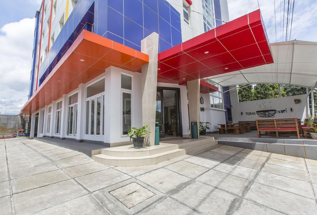 Sparks Odeon Sukabumi, Artotel Curated Exteriér fotografie
